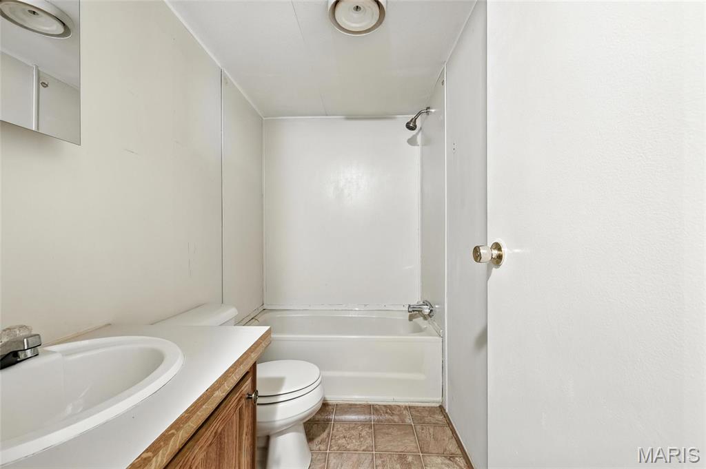 Robertsville, Missouri 63072, United States, 3 Bedrooms Bedrooms, ,2 BathroomsBathrooms,Residential,Active,167450