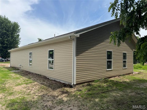 Tiny photo for 217 S 6th Street, Elsberry, MO 63343 (MLS # 26029372)