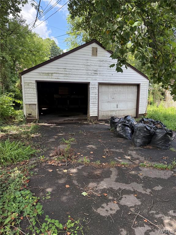 Berkeley, Missouri 63134, United States, 3 Bedrooms Bedrooms, ,3 BathroomsBathrooms,Residential,Active,168376