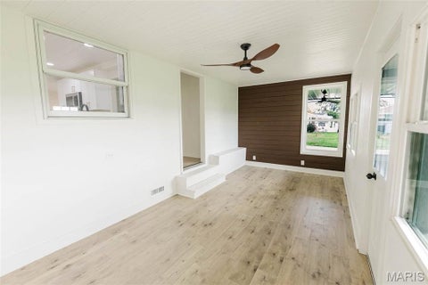 Tiny photo for 1017 Pocahontas Avenue, Palmyra, MO 63461 (MLS # 26068547)
