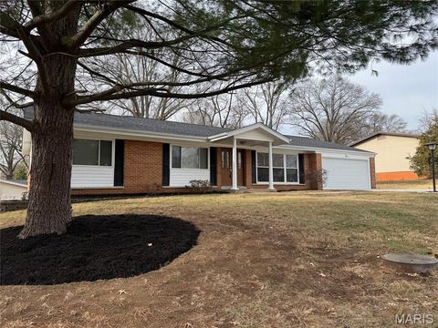 Tiny photo for 701 Fernview Drive, Creve Coeur, MO 63141 (MLS # 26006109)