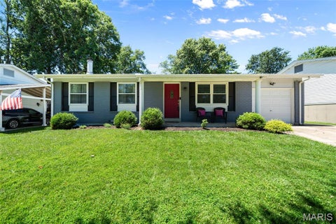 Photo of 2431 Wesington Drive, Maryland Heights, MO 63043 (MLS # 26037165)