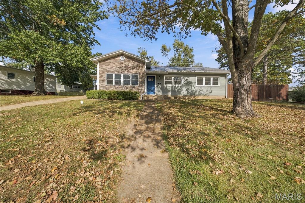 Photo of 400 Bill Avenue, Rolla, MO 65401 (MLS # 26067243)