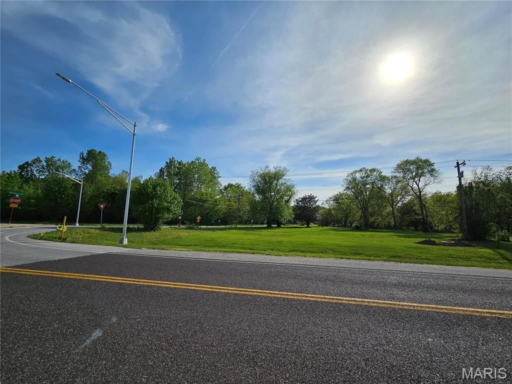 Photo of 401 &amp; 409 Old Hwy 141, Fenton, MO 63026 (MLS # 26019545)