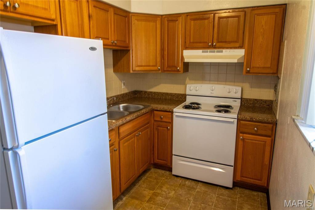 St Louis, Missouri 63114, United States, 2 Bedrooms Bedrooms, ,1 BathroomBathrooms,Residential,Active,148330