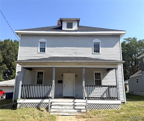 Photo of 946 Union Street, Alton, IL 62002 (MLS # 26060449)