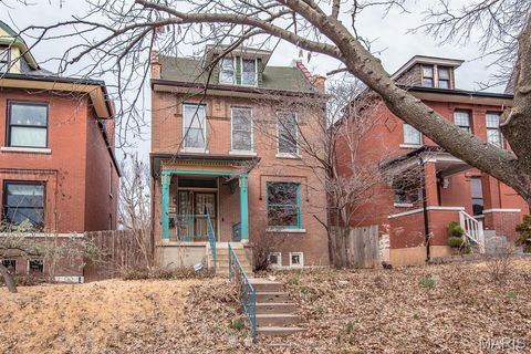 Photo of 3865 Hartford Street, St Louis, MO 63116 (MLS # 26010826)