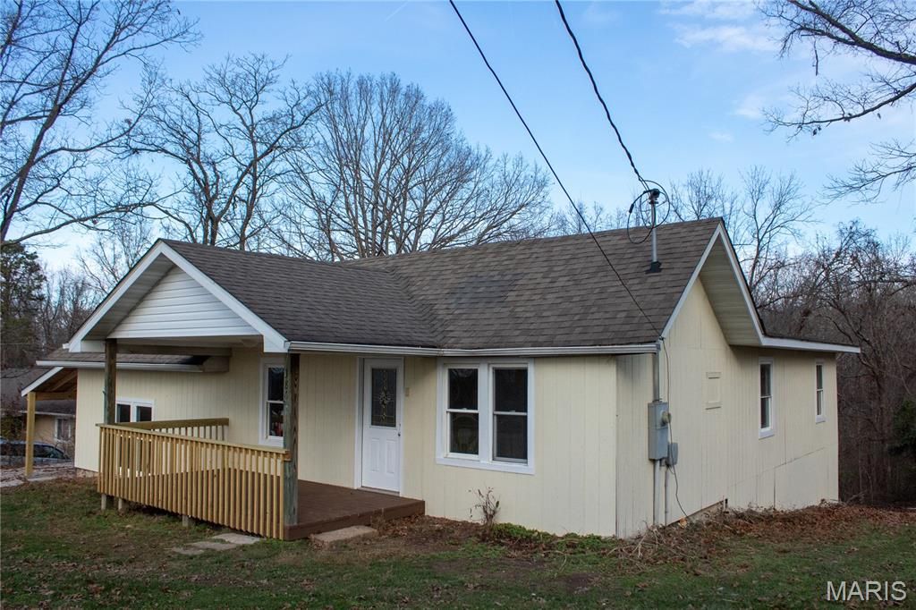 Photo of 386 Birds Nest Road, Steelville, MO 65565 (MLS # 25079301)