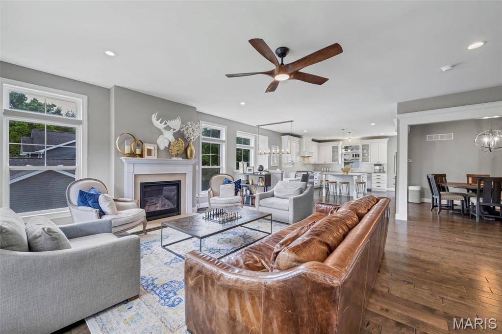 791 North Ballas Road Lt Split - Residential