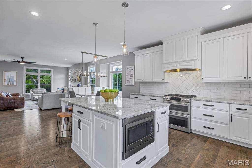 791 North Ballas Road Lt Split - Residential