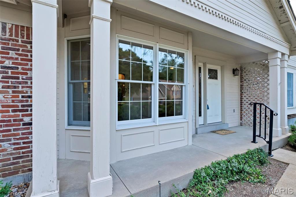 324 W Manor Drive