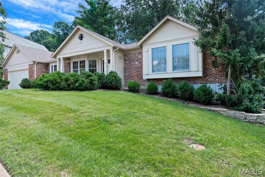 324 W Manor Drive