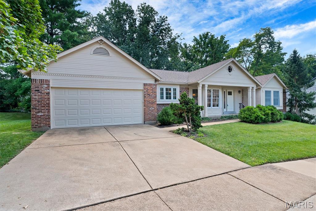 324 W Manor Drive