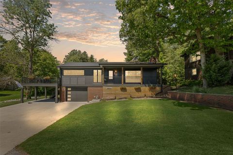 527 W Lake Drive Edwardsville IL 62025