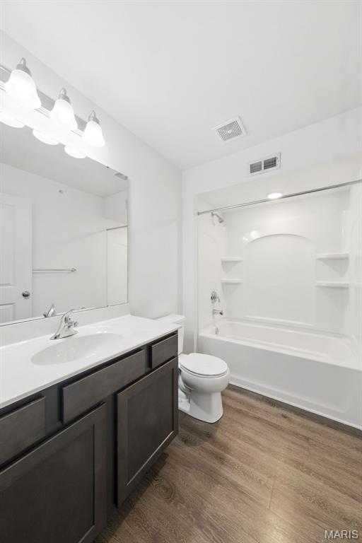 St Peters, Missouri 63376, United States, 2 Bedrooms Bedrooms, ,2 BathroomsBathrooms,Residential,Active,105462