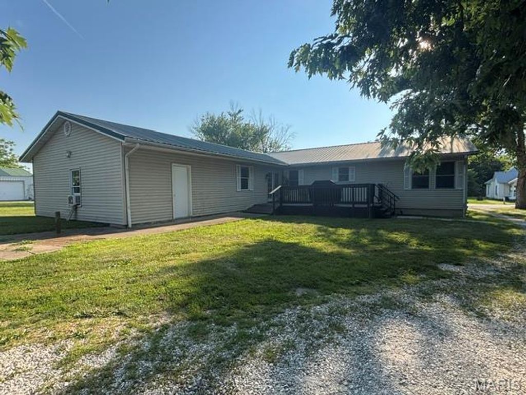 Photo of 309 S Palmyra Street, Perry, MO 63462 (MLS # 26042827)