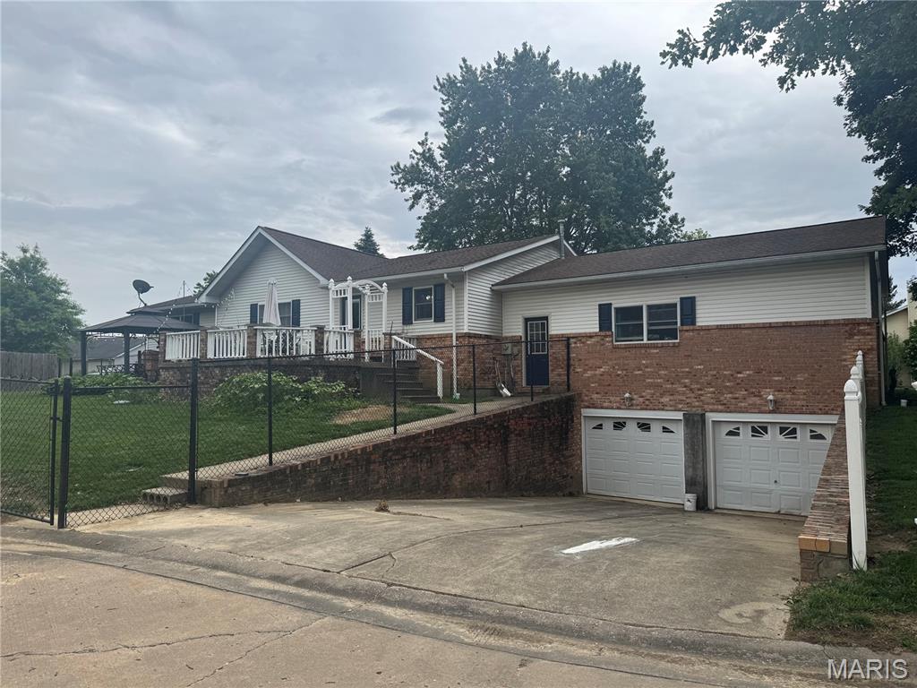 201 Cross Creek Drive