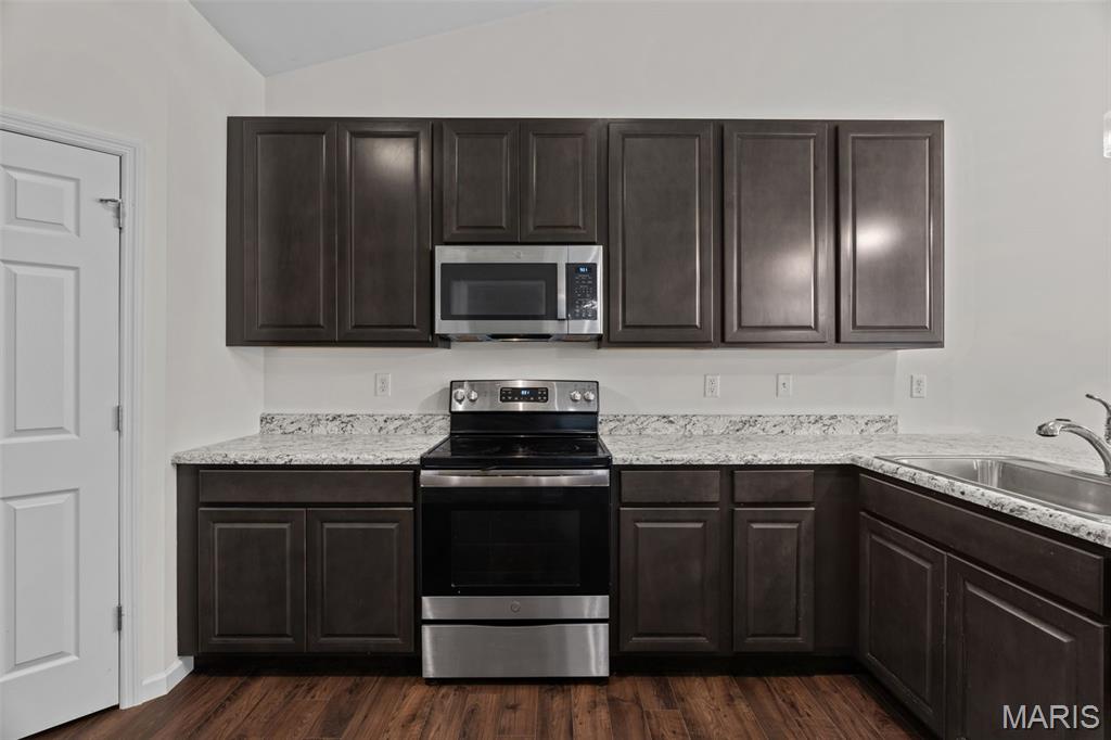 Oaks At Lexington #5 - Residential