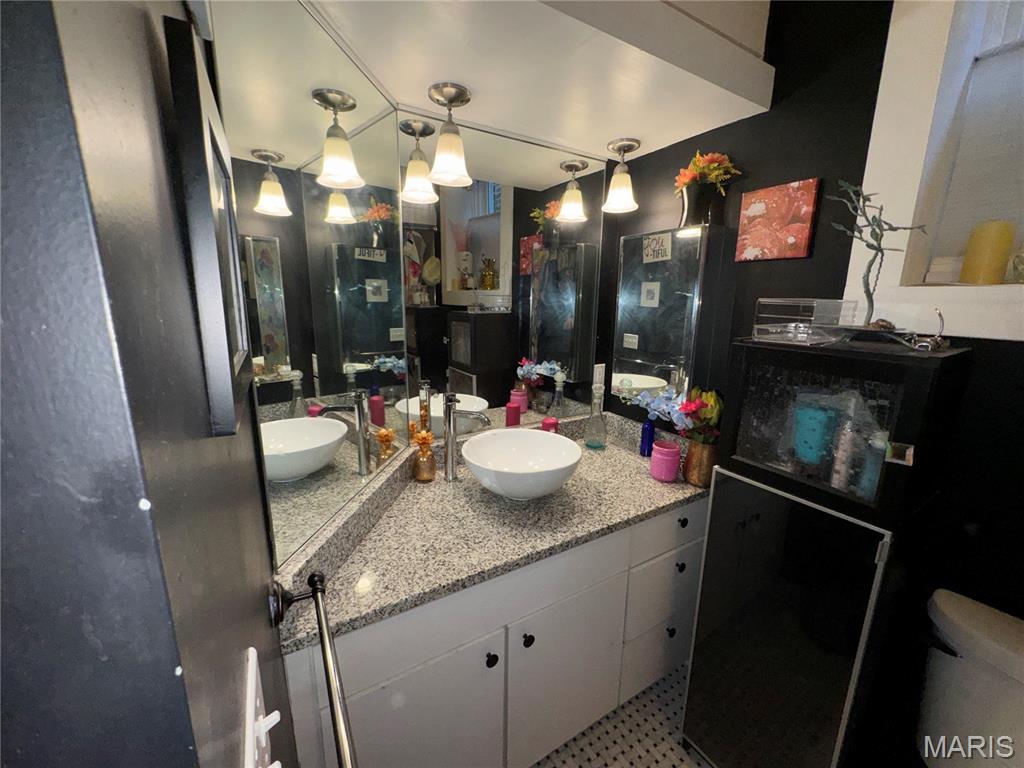 St Louis Commons Add - Residential Income