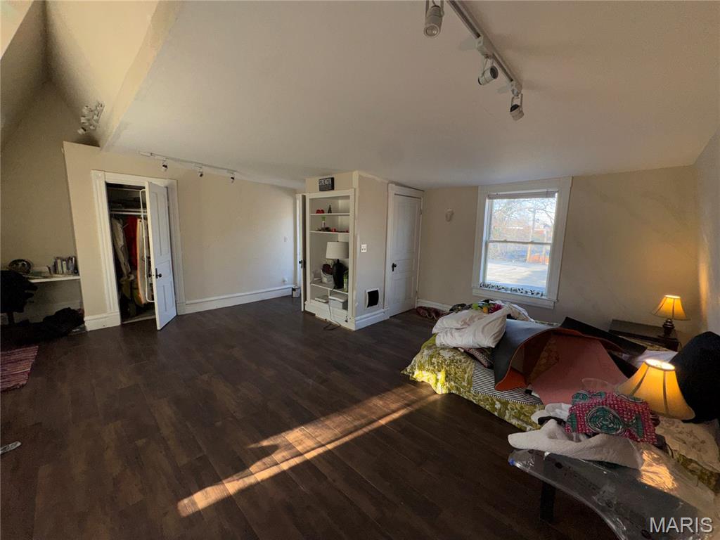 St Louis Commons Add - Residential Income