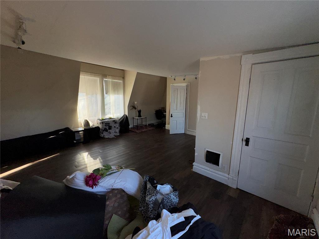 St Louis Commons Add - Residential Income