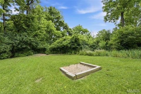 Tiny photo for 201 W Manor Dr. Drive, Chesterfield, MO 63017 (MLS # 26034856)