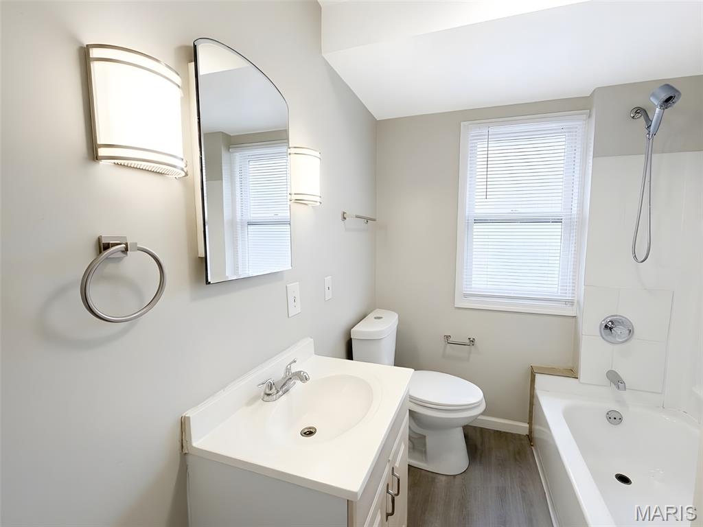 West Walnut Manor - Residential