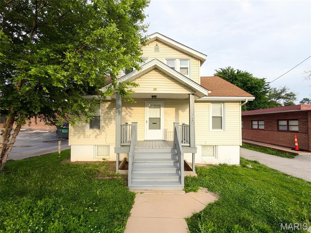 West Walnut Manor - Residential