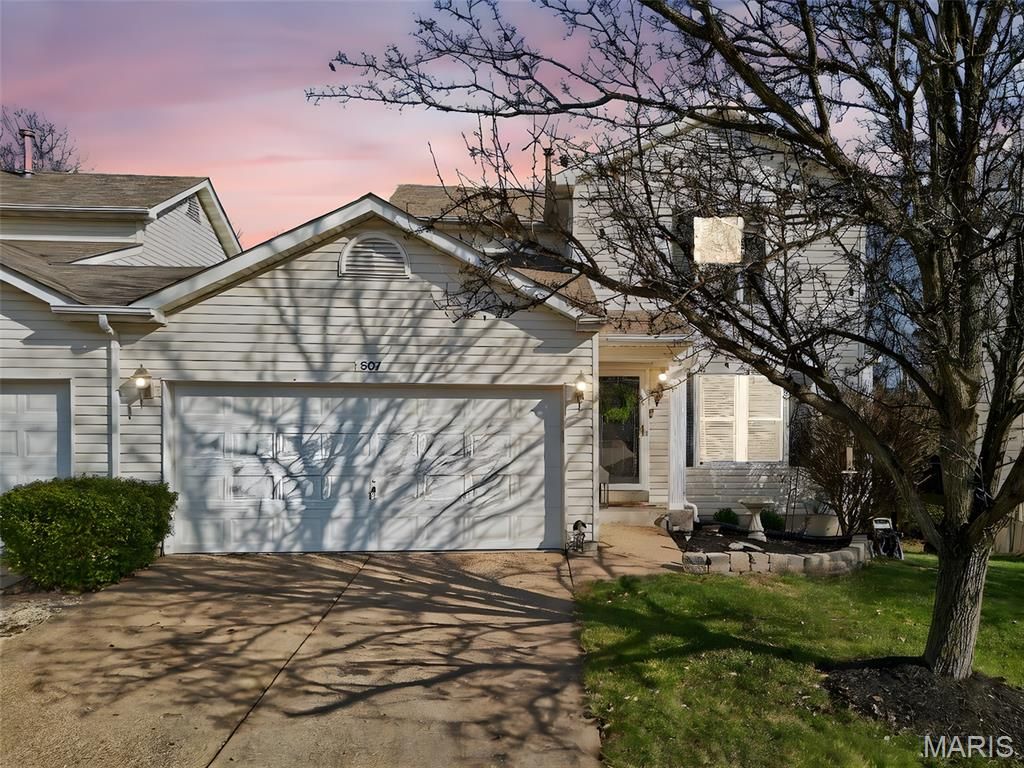 Photo of 507 Donna Marie Drive #2047B, Wentzville, MO 63385 (MLS # 25079805)