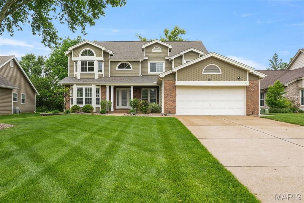 Photo of 911 Hemingway Lane, Weldon Spring, MO 63304 (MLS # 26018569)