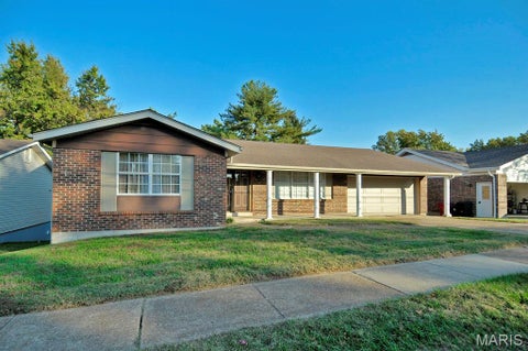 Photo of 511 Buckley Road, Unincorporated, MO 63125 (MLS # 26069308)