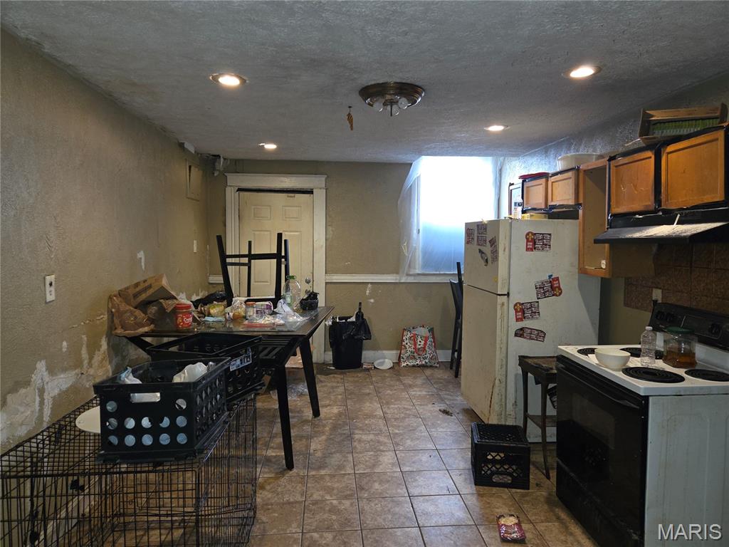 4254 E Saint Louis Avenue