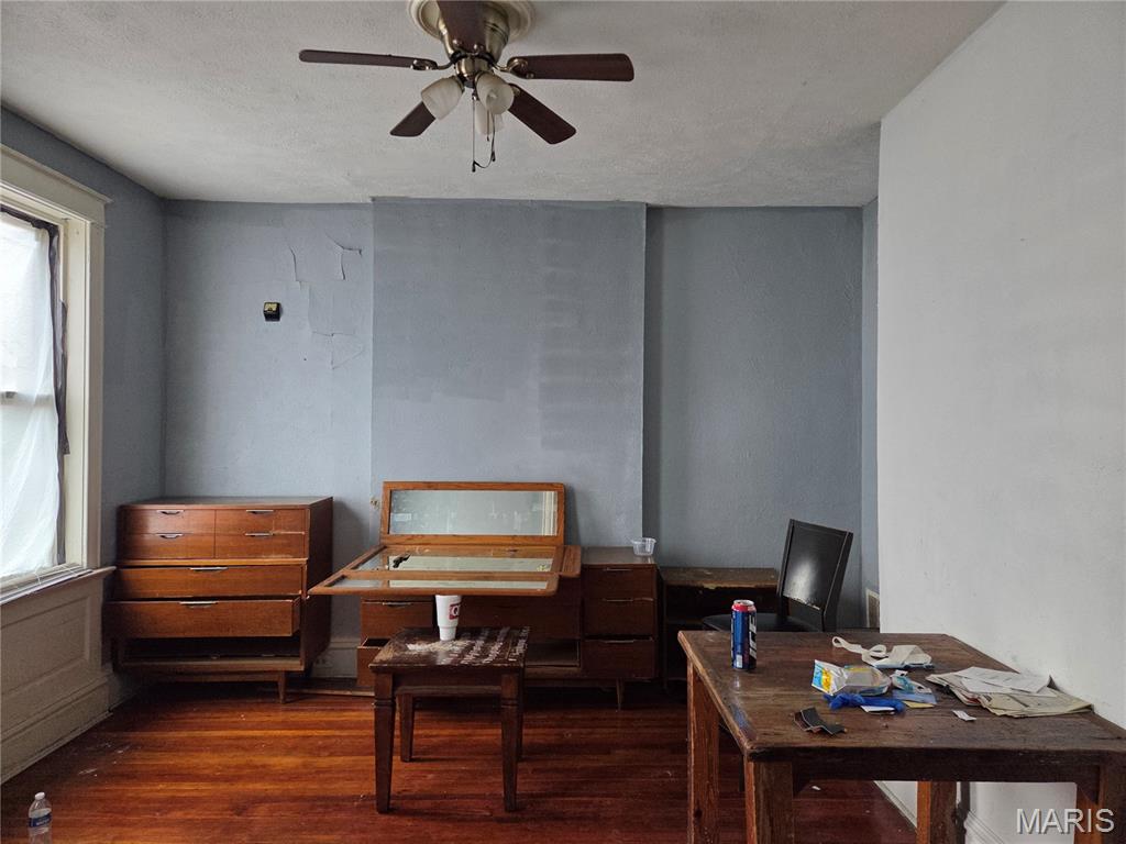 4254 E Saint Louis Avenue