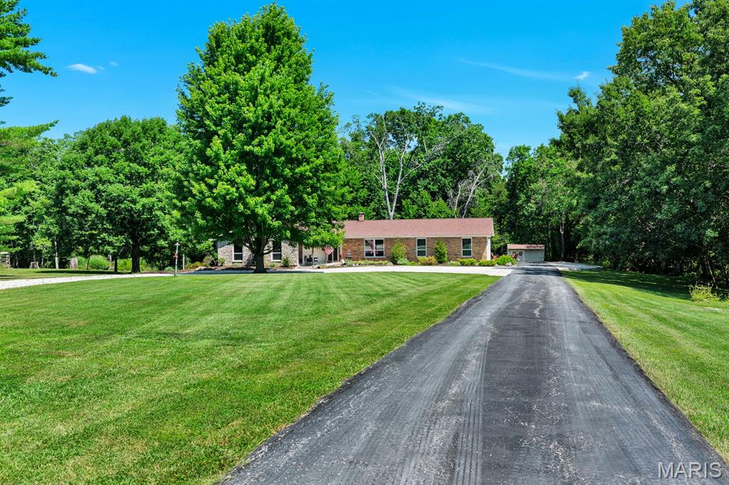 8 Oakwood Estate