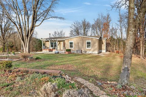 Tiny photo for 23921 NEVADA Drive, Lebanon, MO 65536 (MLS # 26018209)