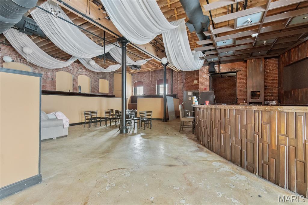 Lucas & Hunt Add - Commercial Sale