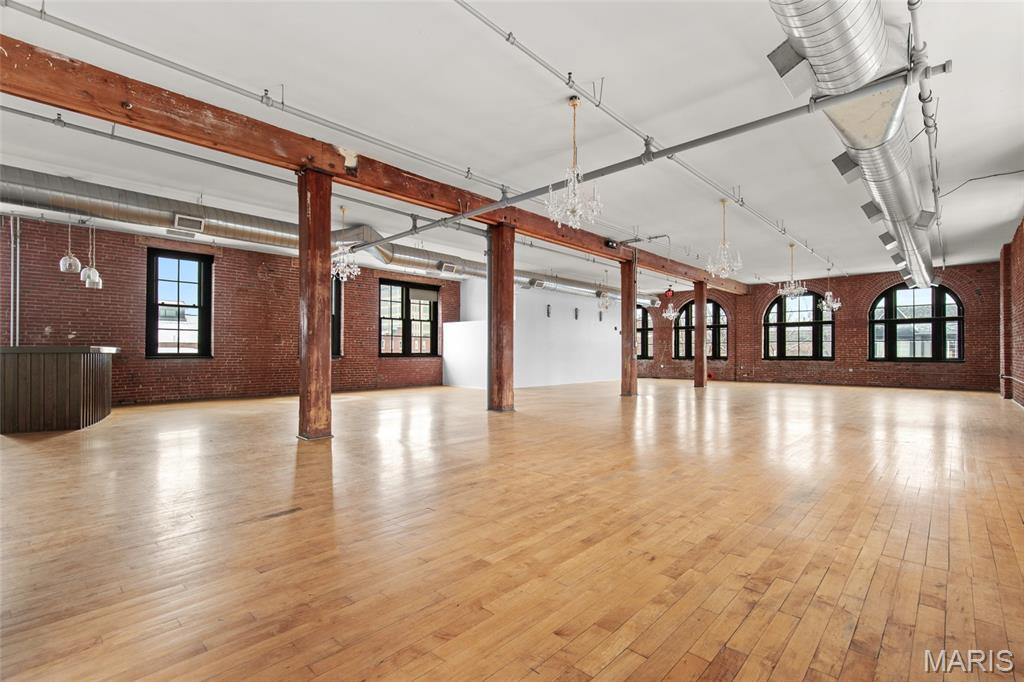 Lucas & Hunt Add - Commercial Sale