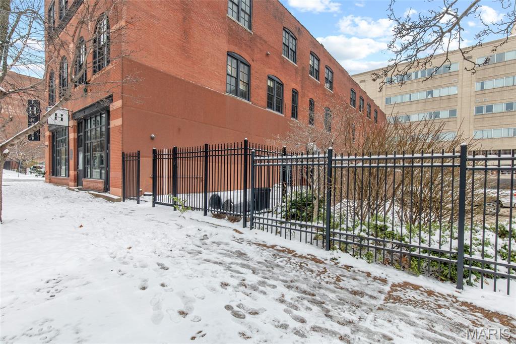 Lucas & Hunt Add - Commercial Sale