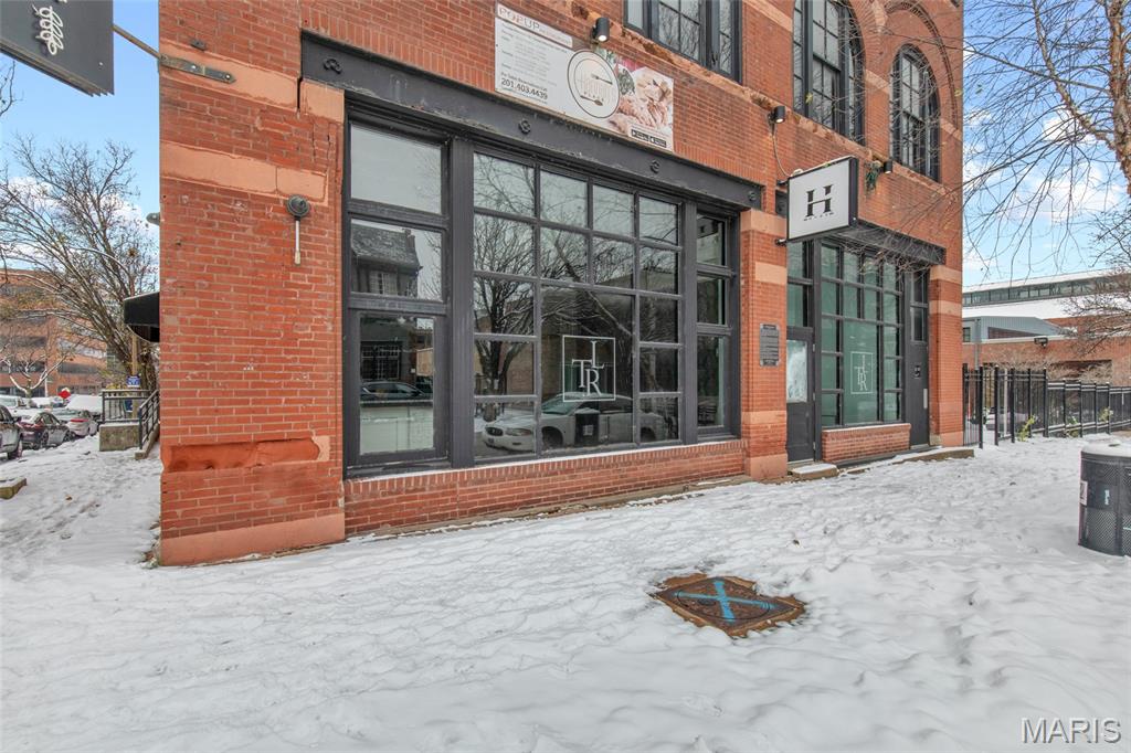 Lucas & Hunt Add - Commercial Sale