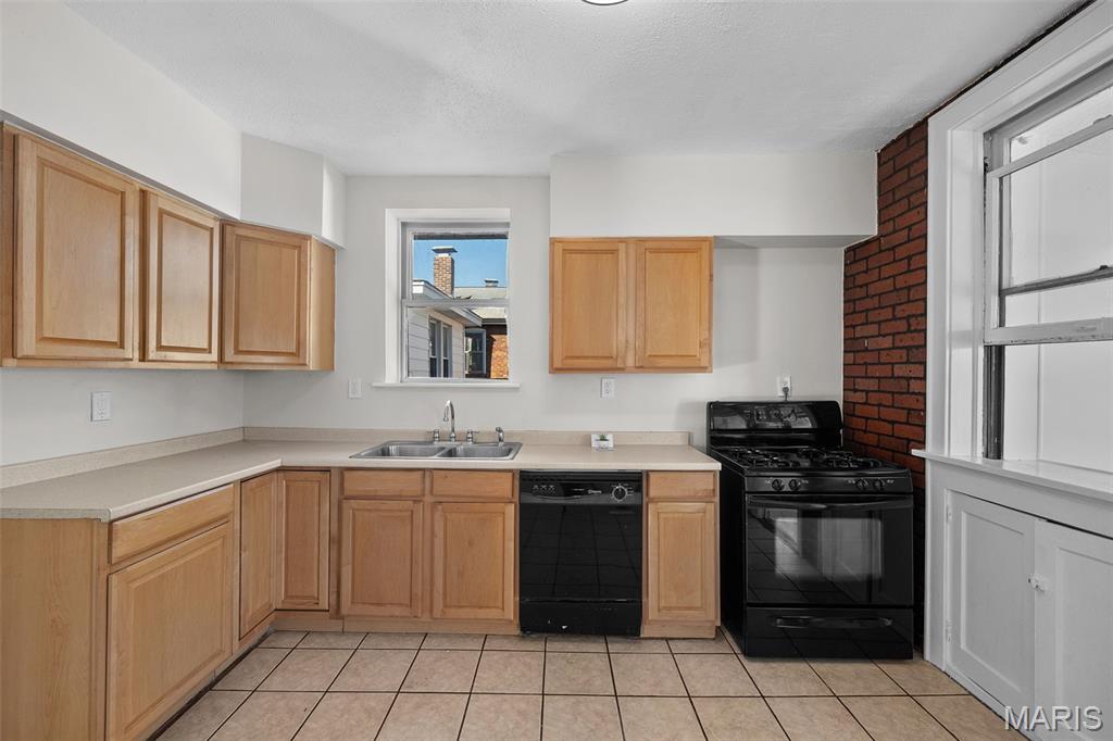 Haydens Blvd Heights Add - Residential Income