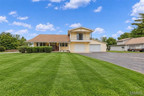 4620 N ALBY RD, GODFREY, IL 62035 - Image 3e2e83f50c2ee5eb4cb0e7832c151349/1111165271