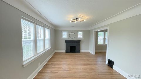 Tiny photo for 755 Pardella Avenue, St Louis, MO 63125 (MLS # 26030542)