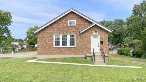 Photo of 755 Pardella Avenue, St Louis, MO 63125 (MLS # 26030542)