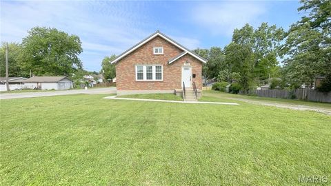 Tiny photo for 755 Pardella Avenue, St Louis, MO 63125 (MLS # 26030542)