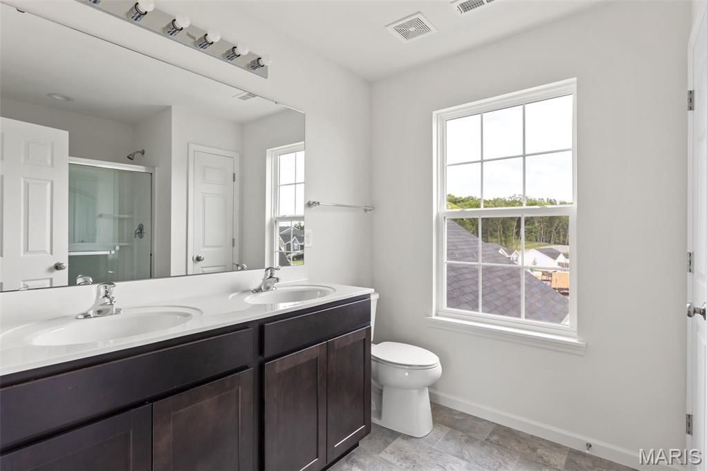 Photo of 1567 Salerno Drive, St Louis, MO 63133 (MLS # 26026452)