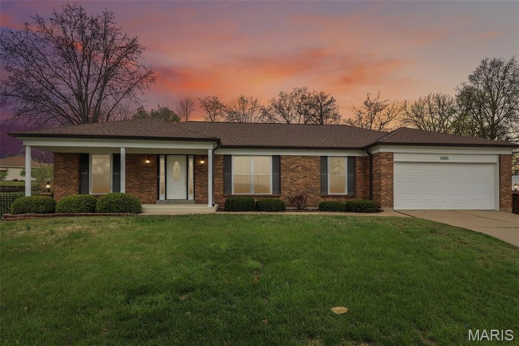 Photo of 5421 Regalway Drive, St Louis, MO 63129 (MLS # 26018479)