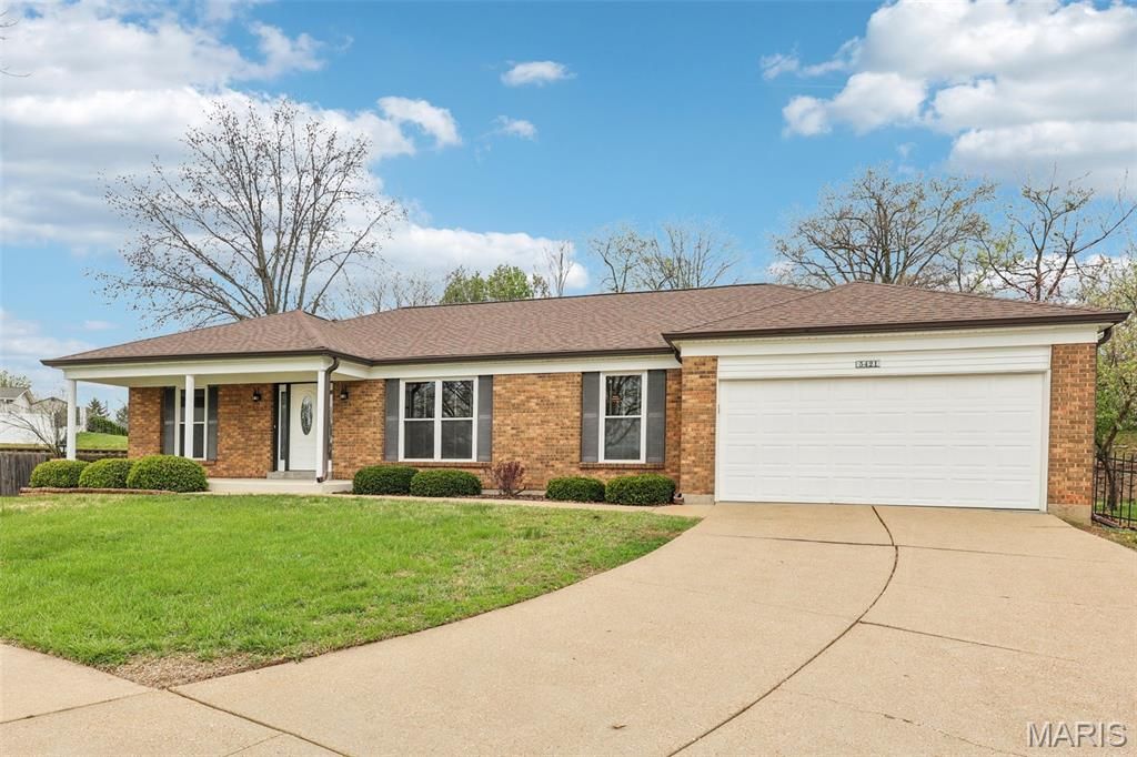 Photo of 5421 Regalway Drive, St Louis, MO 63129 (MLS # 26018479)