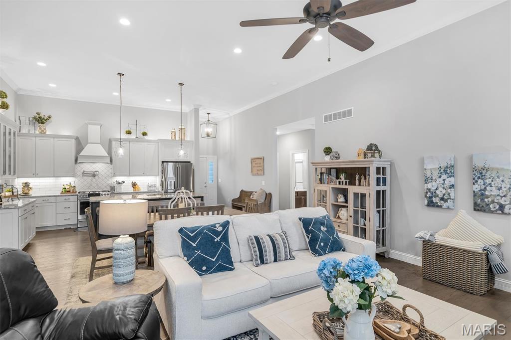 Bend At Sulphur Spring The - Residential