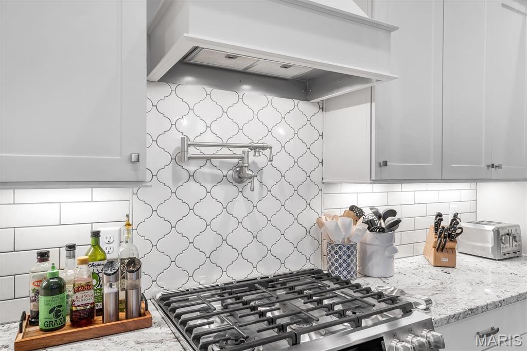 Bend At Sulphur Spring The - Residential