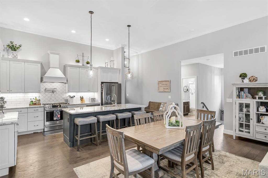 Bend At Sulphur Spring The - Residential